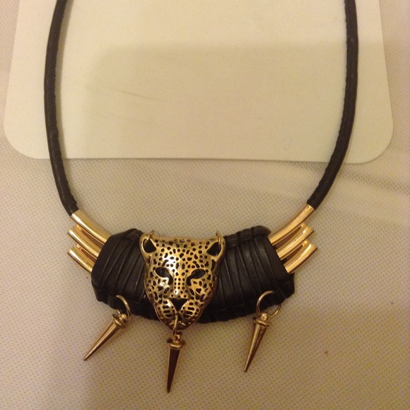 Leopard Animal Tiger necklace chain & earring set - Picture 4 of 4